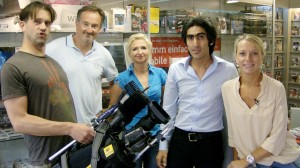 Kemal Arkin zwischen Susanne Korte (r.) und Vanessa Berthold (l.)